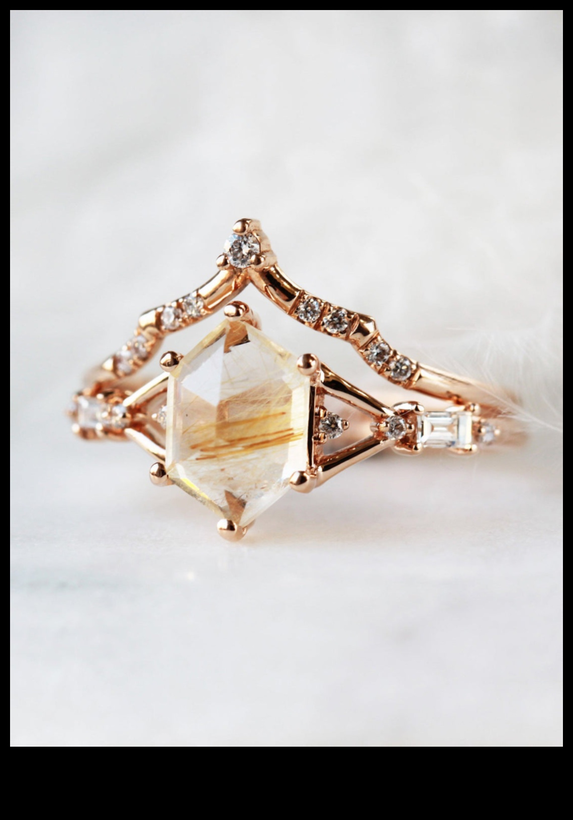 Ēteriskā elegance: pārejiet uz skaistumu, izmantojot mūsu ēterisko gredzenu stilus