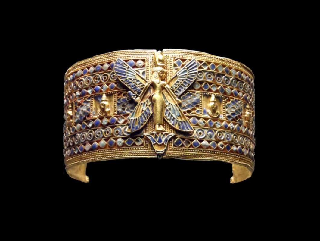 Apžilbinoša bagātība: izmantojiet zelta rotaslietu krāšņumu