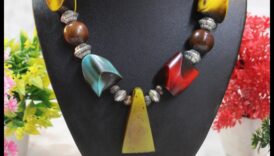 Izstrādāti piekariņi: izceliet savu stilu ar rokām darinātām rotaslietām